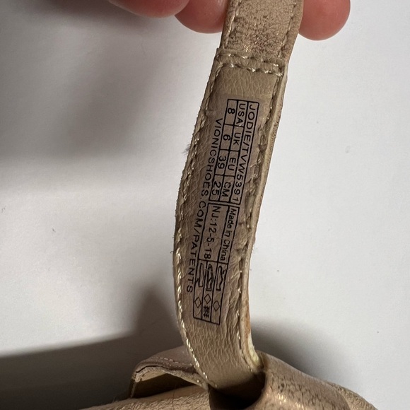 Vionic size 8 sandal - Picture 6 of 6